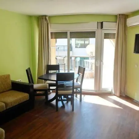Parus 25 Apartment *